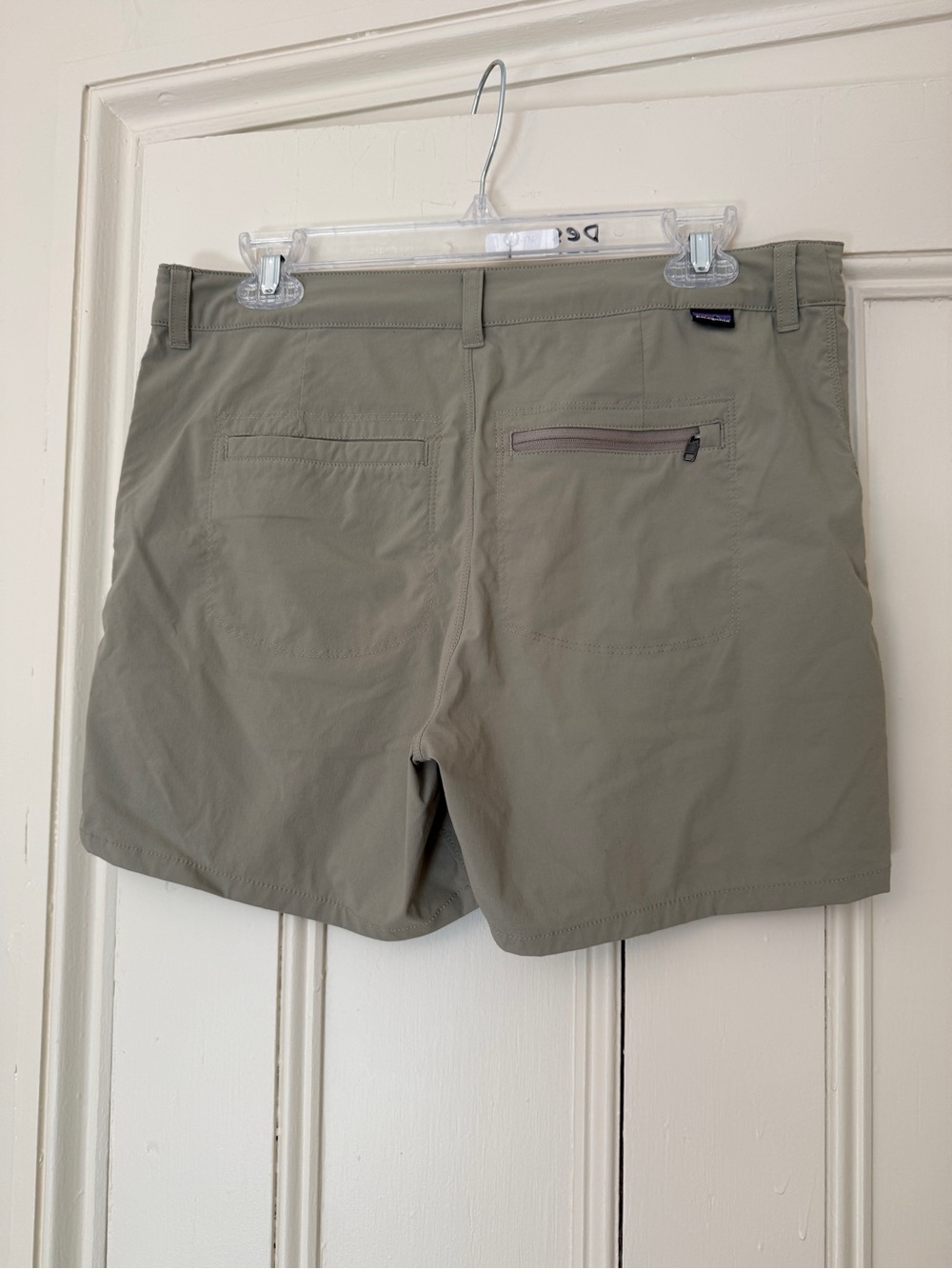 Patagonia Women's Tan Quandry Shorts 5”. Interior sizer. Stretchy & Comfy. Sz 8 - Picture 3 of 10